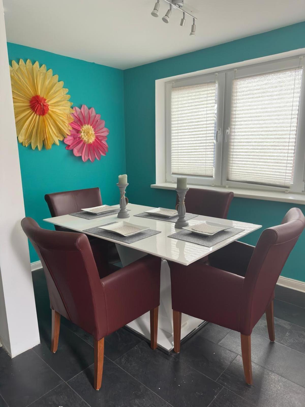Gesamte Wohnung Mit Parkplatz Halstenbek Esterno foto